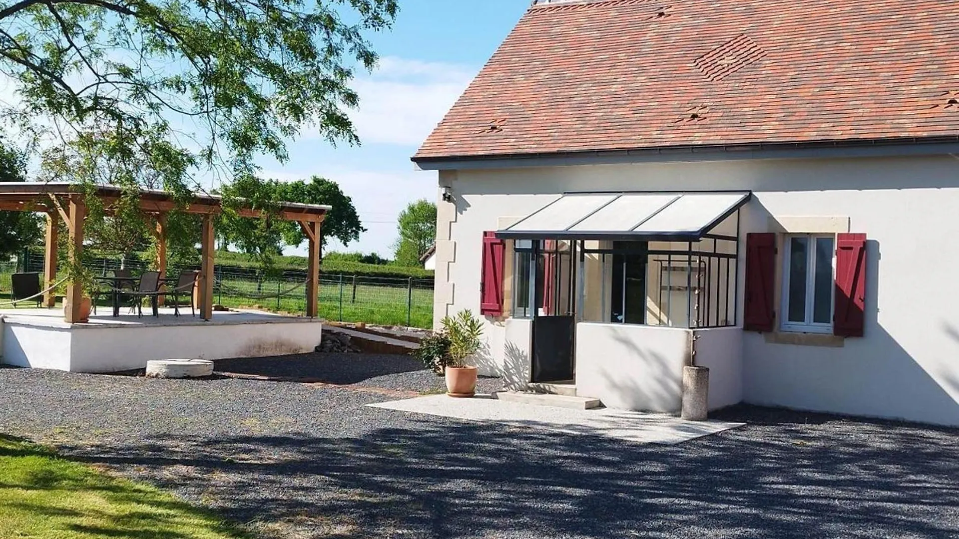 Maison Renovee En Sologne Bourbonnaise, Animaux, Jardin, Terrasse, Clim, Wifi, Linge Et Draps Inclus - Fr-1-489-379 location